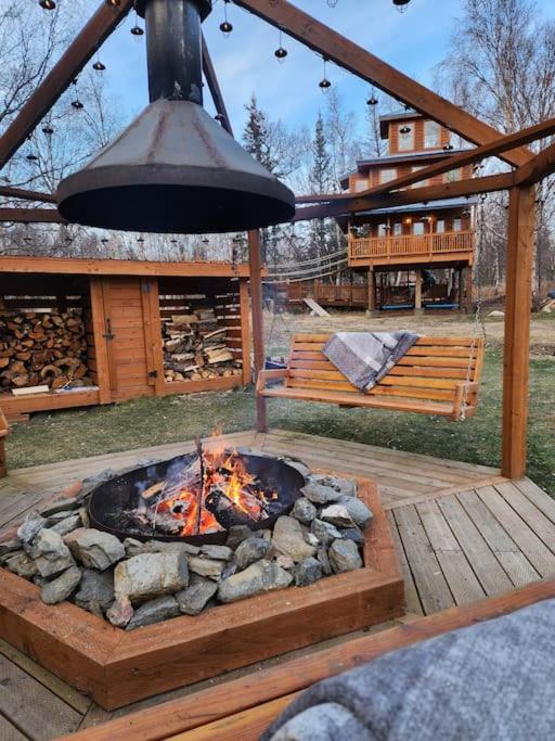 The Eagle'S Nest Treehouse Cabin Palmer Exteriör bild