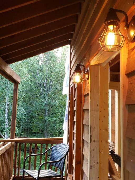 The Eagle'S Nest Treehouse Cabin Palmer Exteriör bild