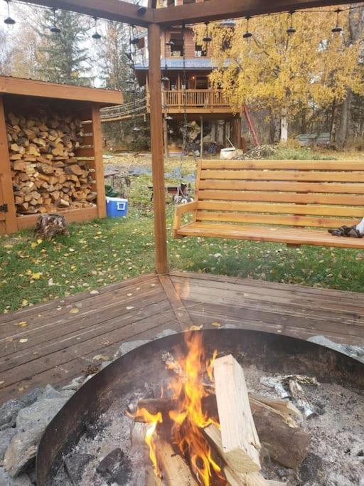 The Eagle'S Nest Treehouse Cabin Palmer Exteriör bild