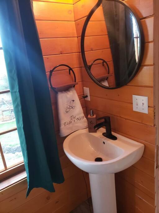 The Eagle'S Nest Treehouse Cabin Palmer Exteriör bild