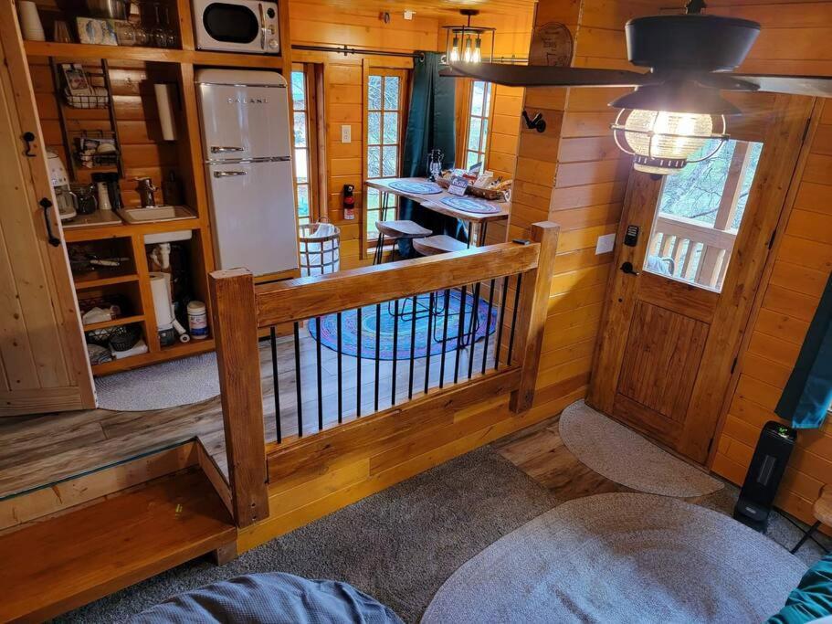 The Eagle'S Nest Treehouse Cabin Palmer Exteriör bild